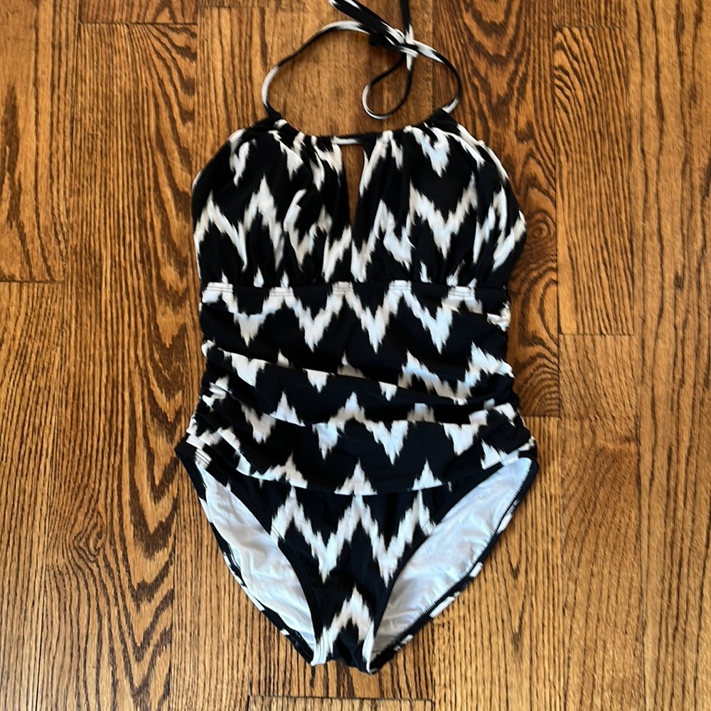 La Blanca one piece size 8.